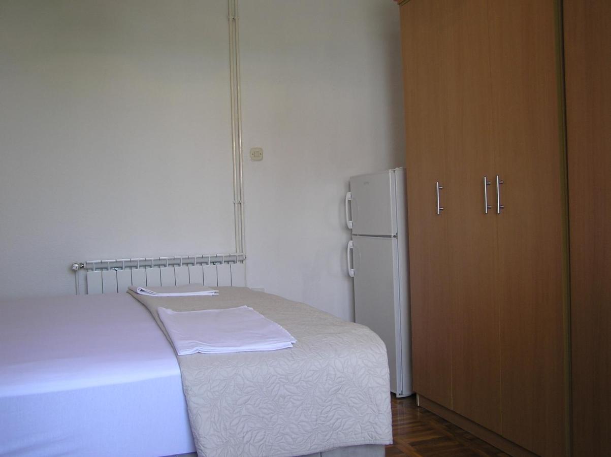 Guest House Adria Сень Екстер'єр фото